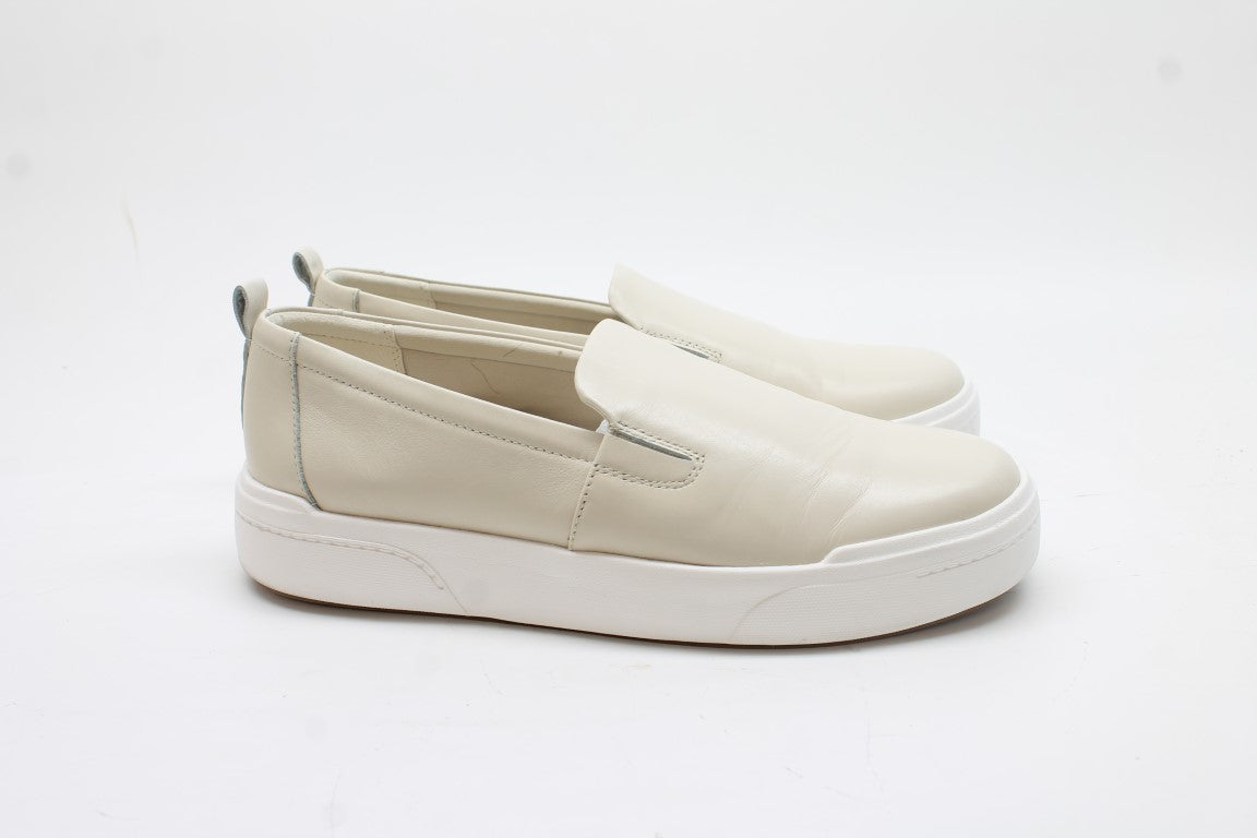 Vionic Carson Women's Slip On Sneakers Floor Sample