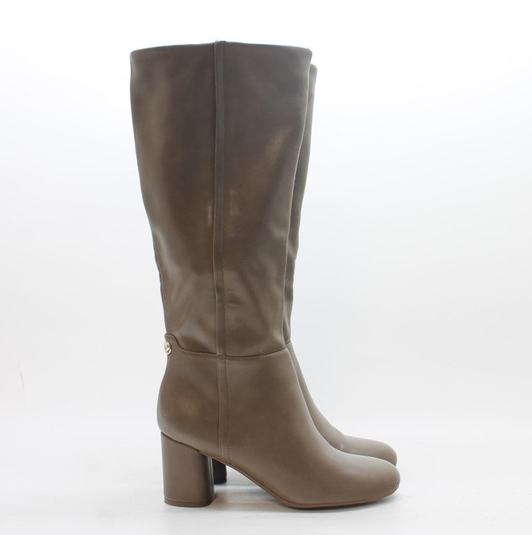 Naturalizer Loving Women's Boots Floor Sample