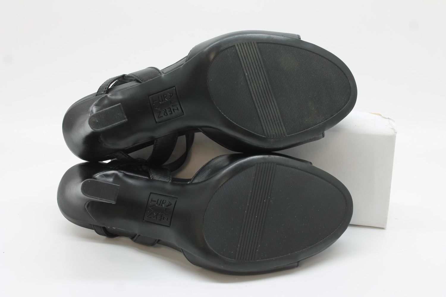 Naturalizer Women's Lala Dress Sandals Floor Sample