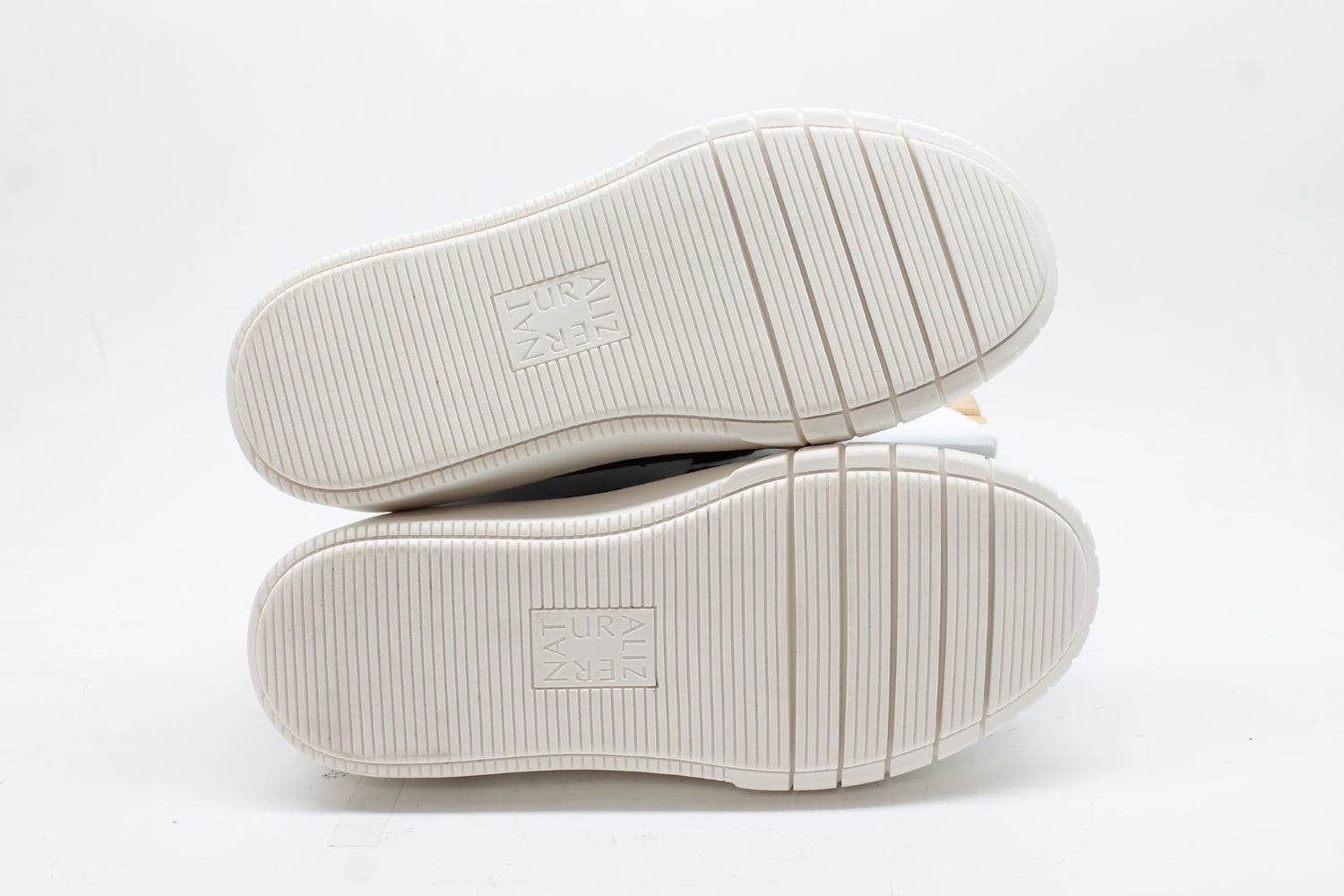 Naturalizer Daphne Women's Slip On Fashion Sneaker Floor Sample