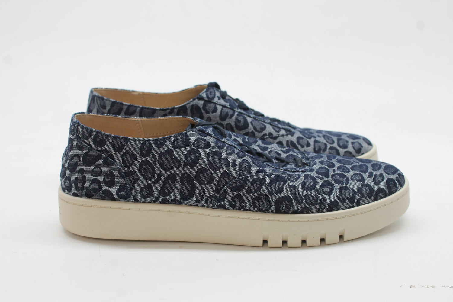 Vionic Women's Callie Oxfords Floor Sample
