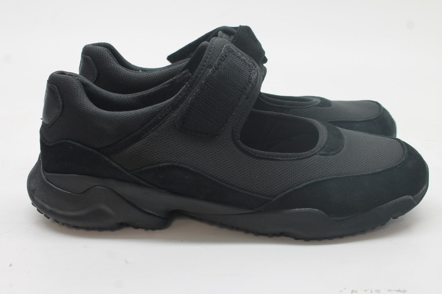 Vionic Women's Walk Slim Giselle Sneaker Floor Sample