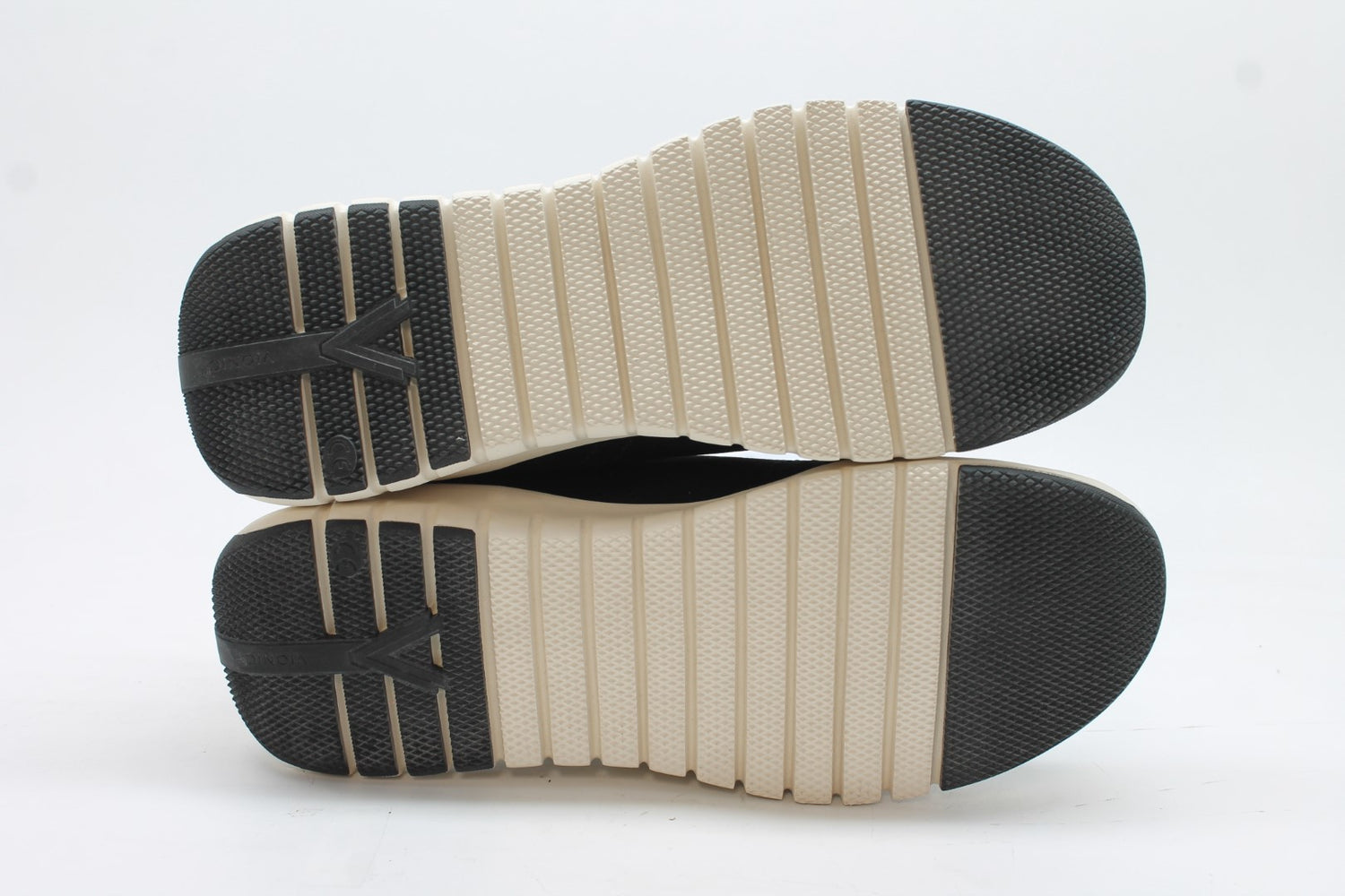 Vionic Women's Uptown Sneakers Floor Sample