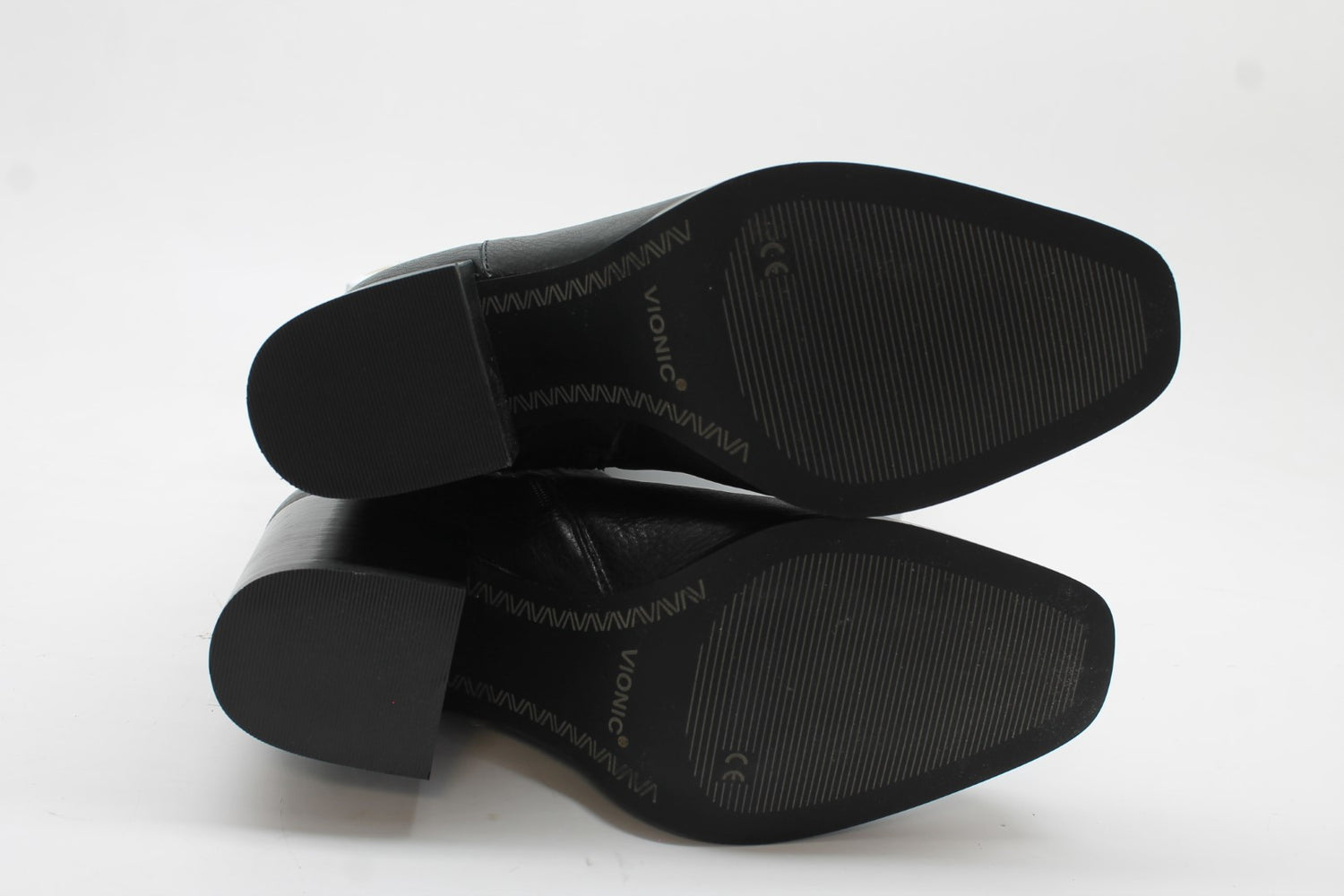 Vionic Women's Vynn Boots Floor Sample