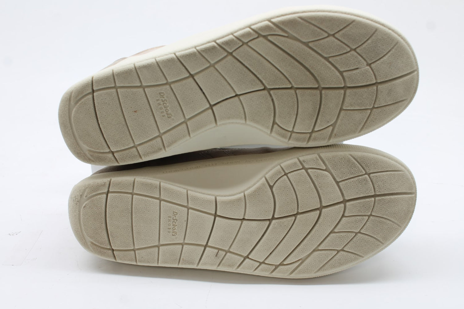 Dr. Scholl's Women's Be True Lace Up Sneakers Floor Sample