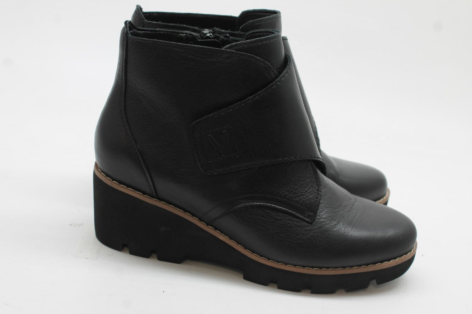 Vionic Women's Abby Boots Floor Sample
