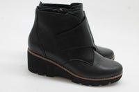 Vionic Women's Abby Boots Floor Sample