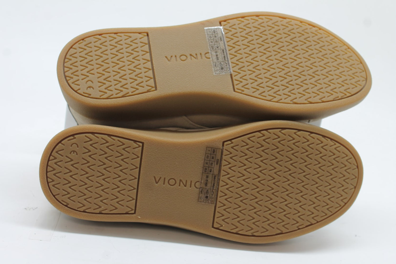 Vionic Women's Eden Sneakers Floor Sample