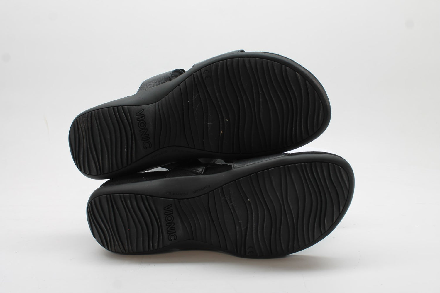 Vionic Women's Riley Sandals Floor Sample