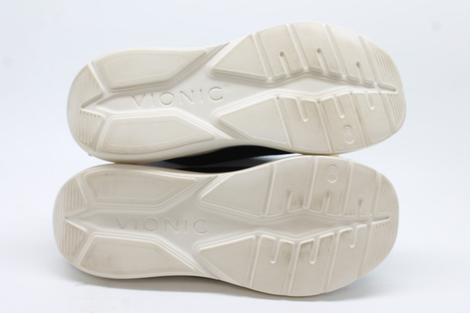 Vionic Women's Hayward Slip On Sneakers Floor Sample