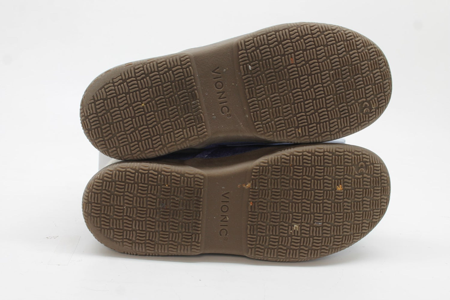 Vionic Women's Clare Cozy Collar Slippers Floor Sample