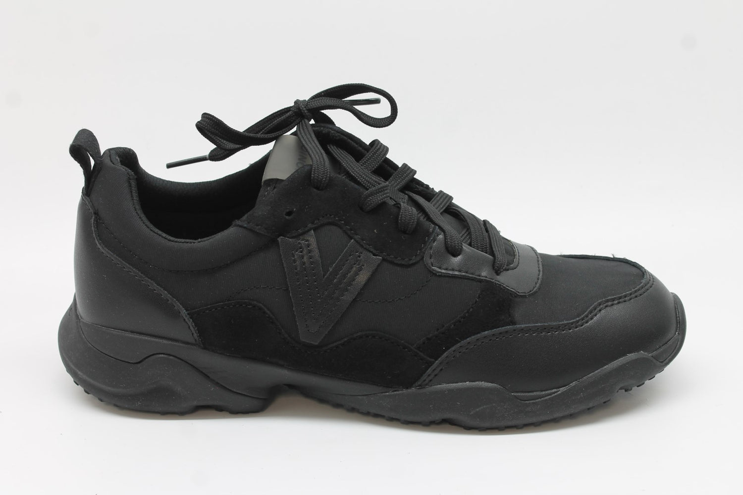 Vionic Women's Walk Slim Glide Sneakers Floor Sample