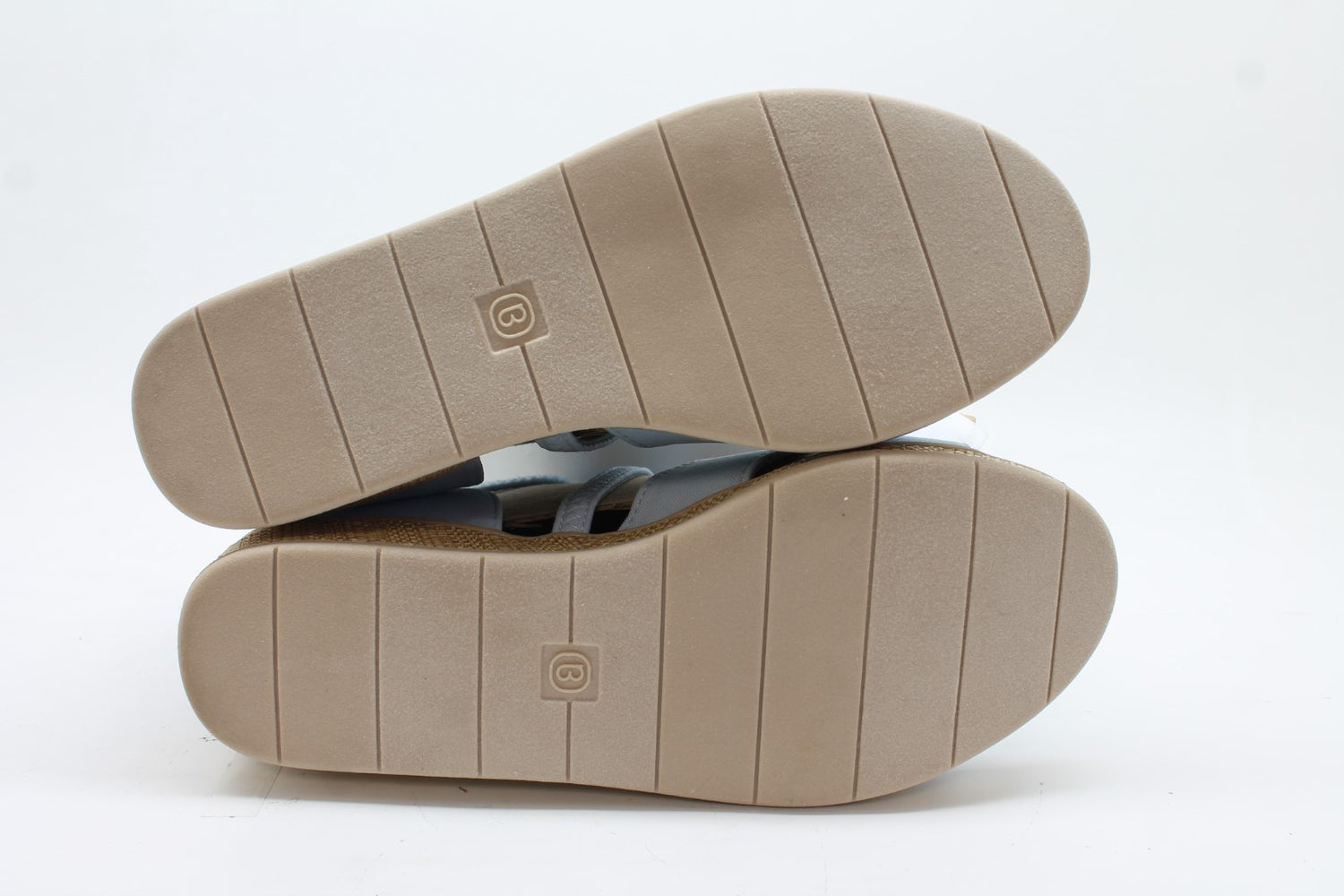 BZees Women's Bali Sand Strappy Wedge Sandals Floor Sample