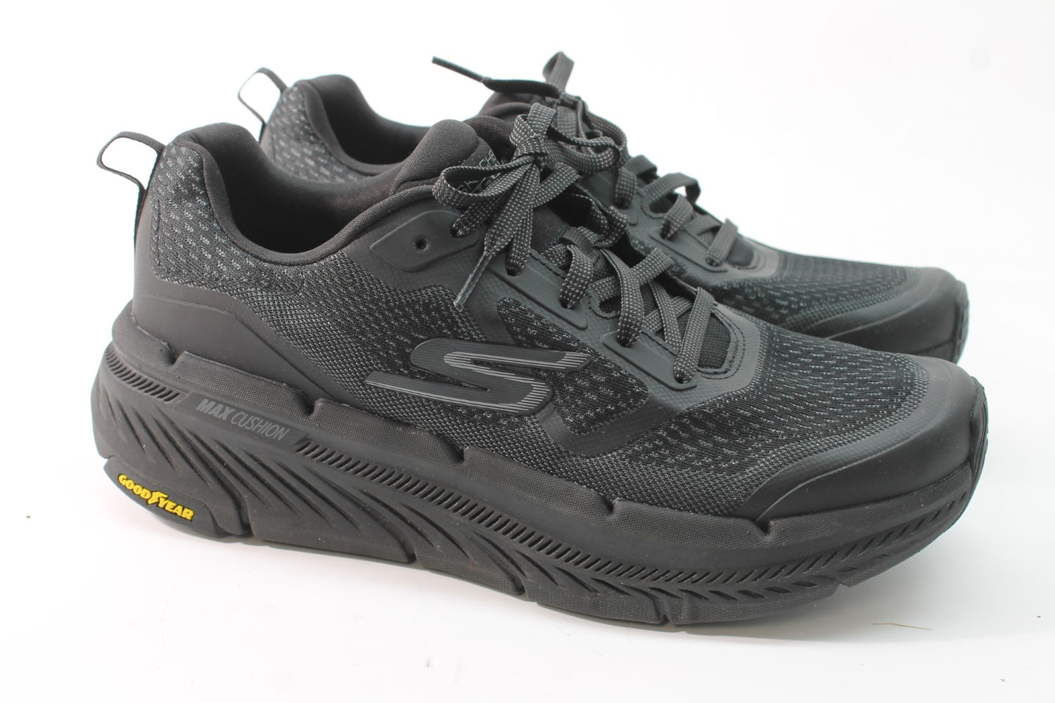 Skechers Mens Max Cushioning 2.0 Vantage Sneakers Floor Sample