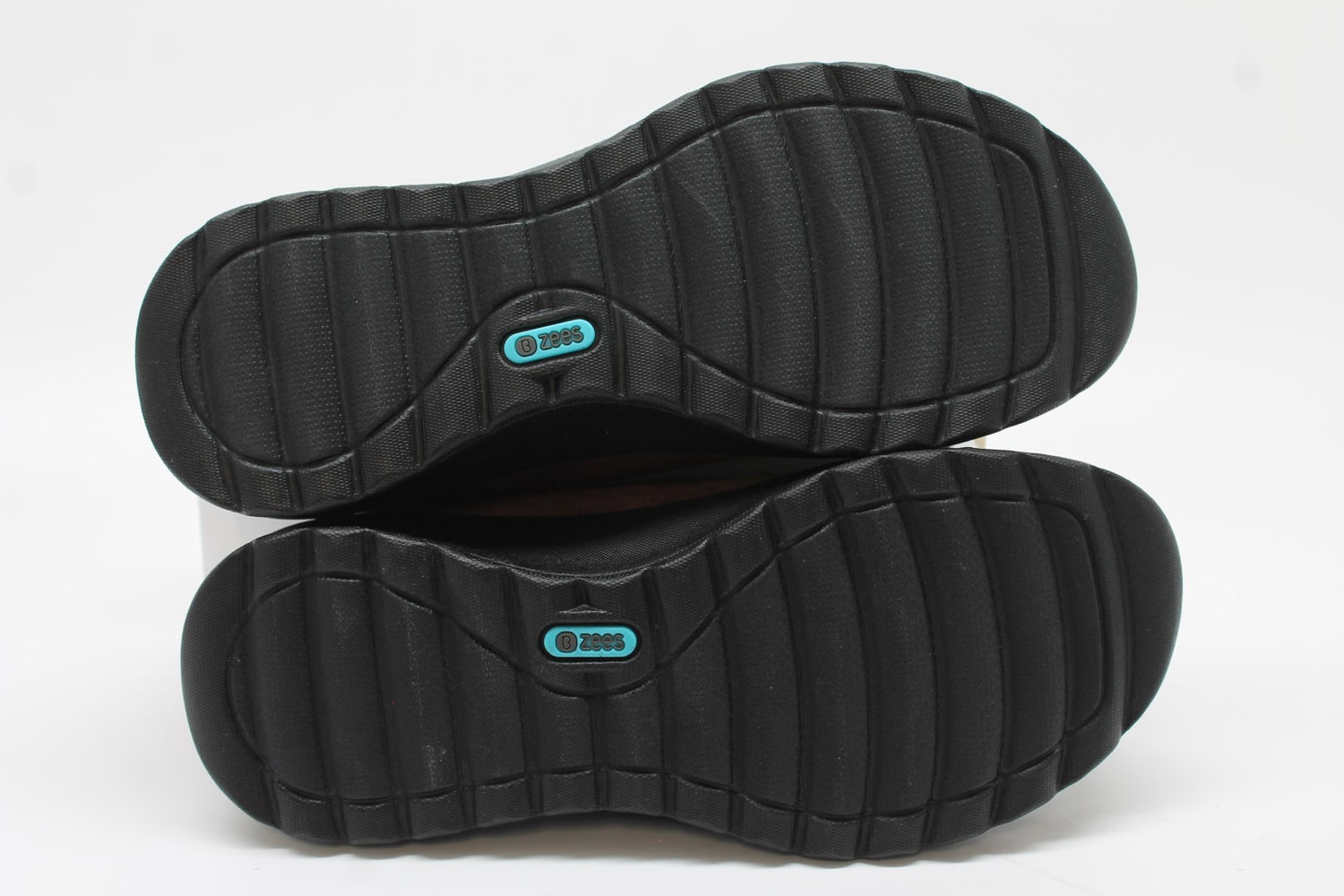 BZees Women's Gamma Loafers Floor Sample
