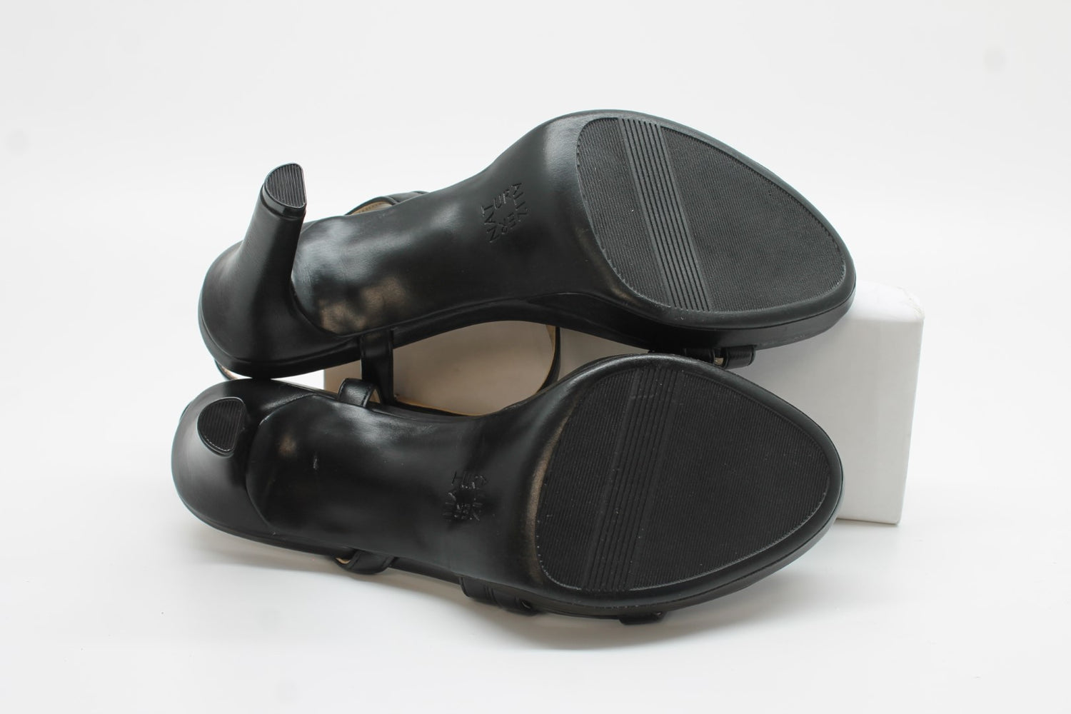 Naturalizer Brenta Strappy Women's Sandals Floor Sample