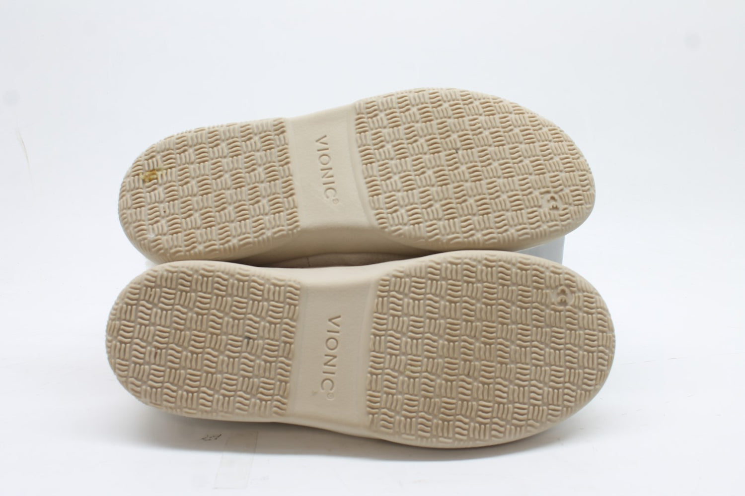 Vionic Women's Claribel Slippers Floor Sample