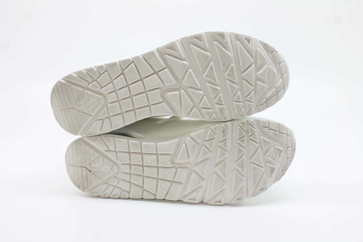 Skechers Women's Uno Stand On Air Sneakers Floor Sample