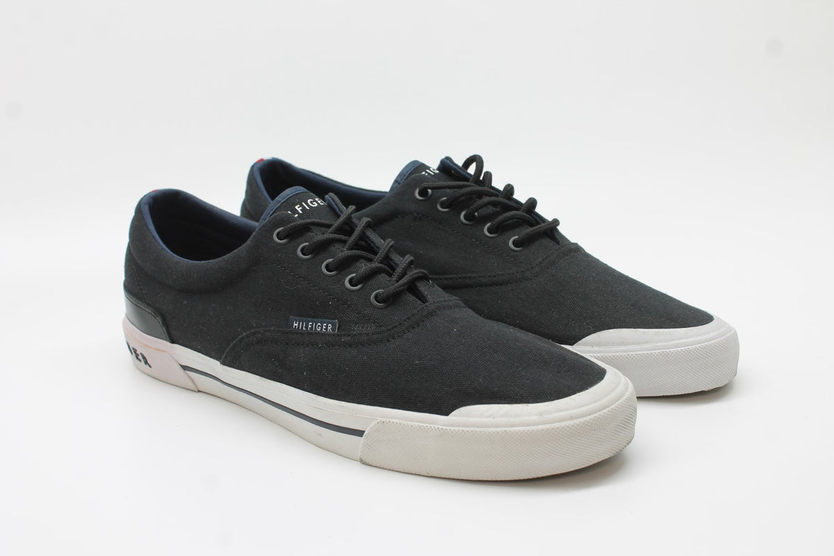 Black Canvas