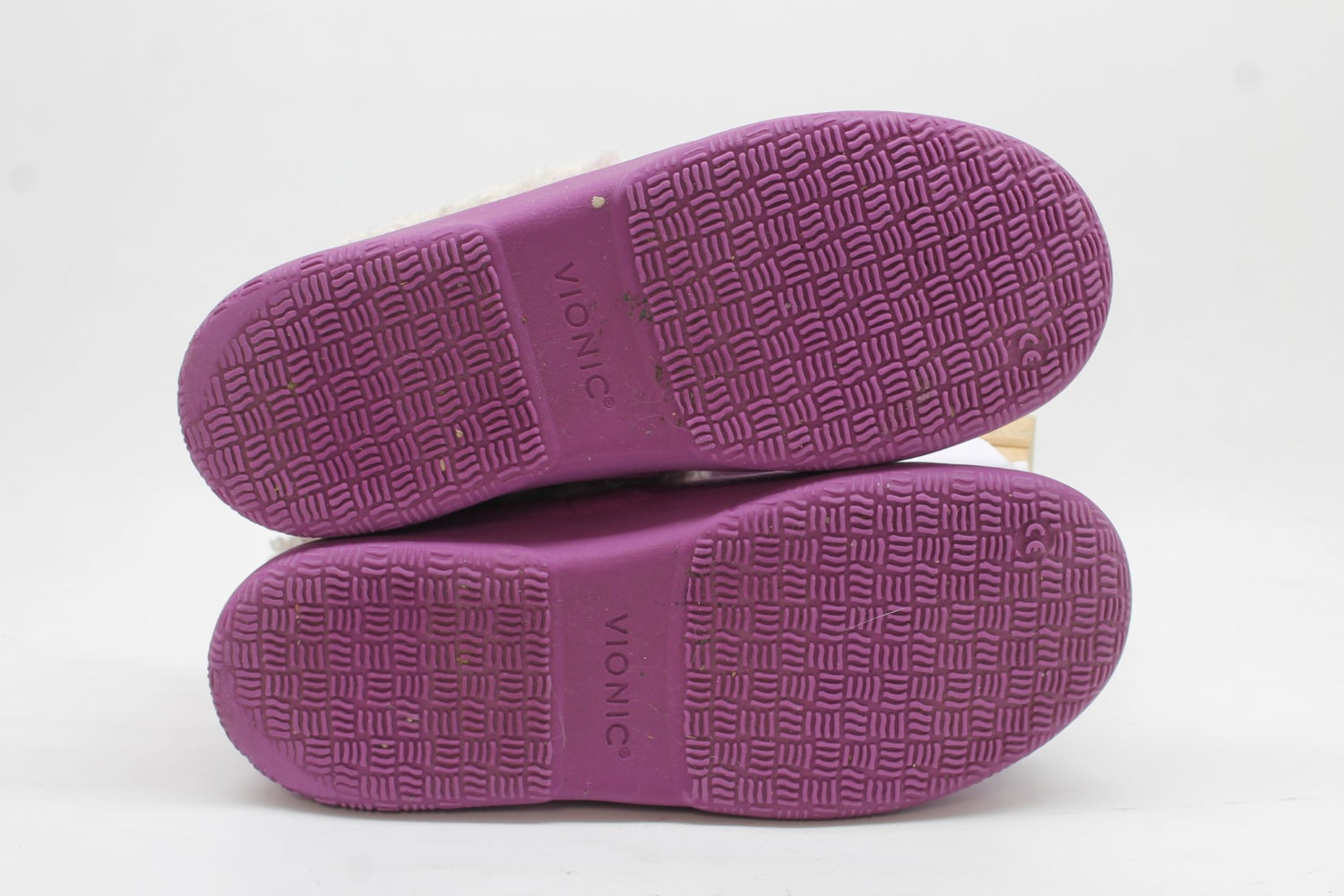 Vionic Women's Claribel Slippers Floor Sample