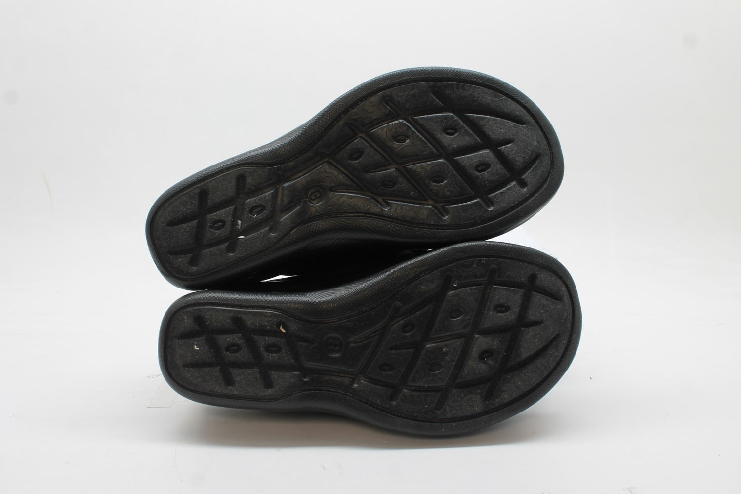 Bzees Women's Smile 3 Wedge Sandals Floor Sample