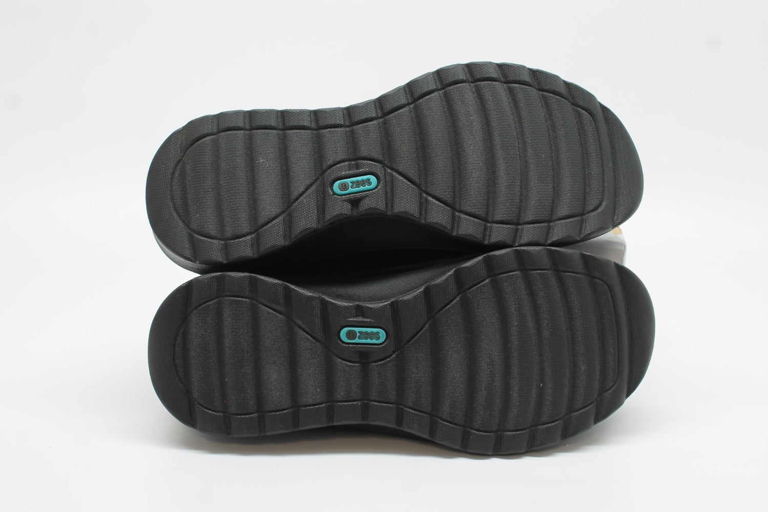 BZees Women's Gamma Loafers Floor Sample