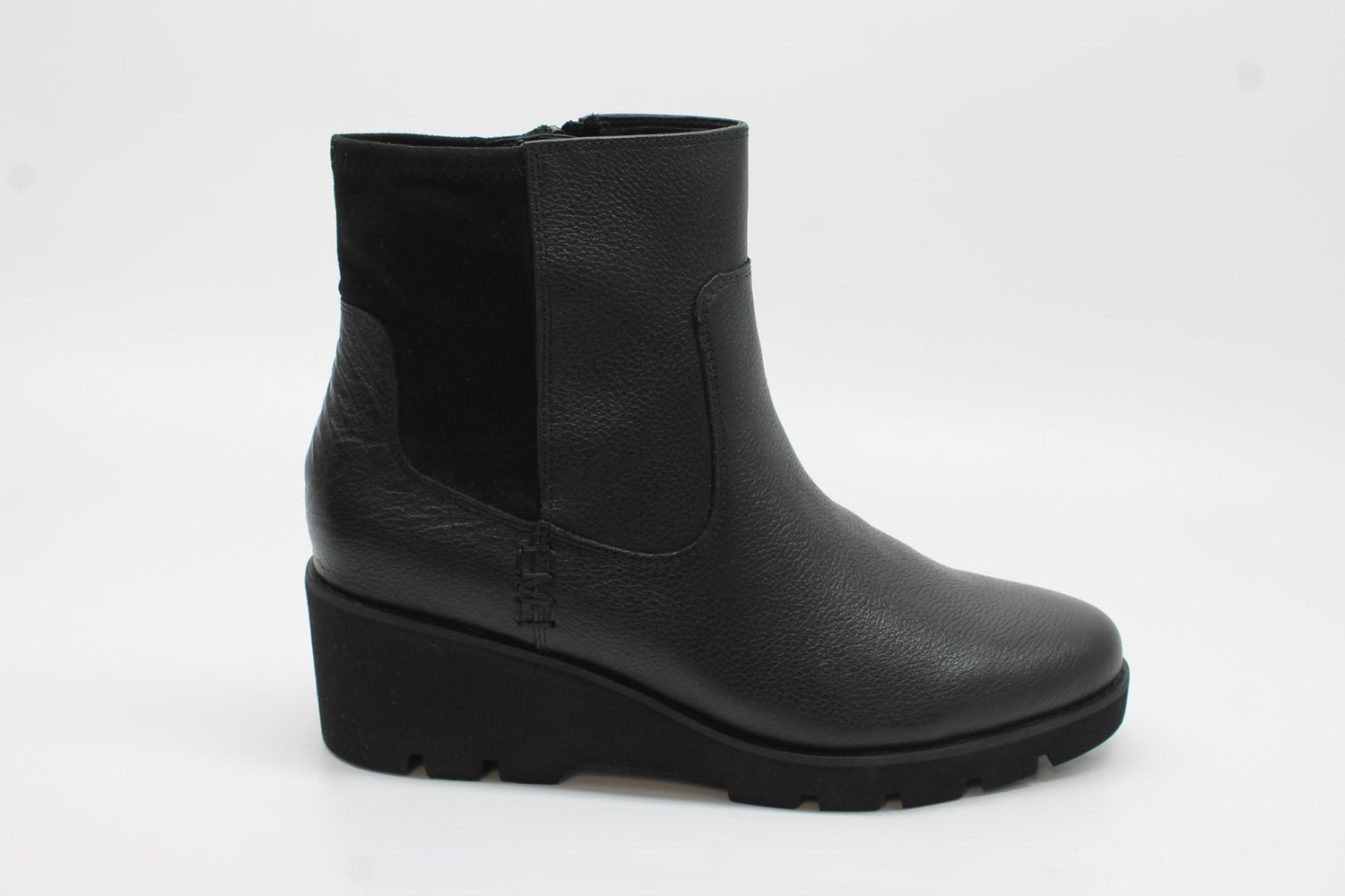 Vionic Women's Ariana Wedge Bootie Floor Sample