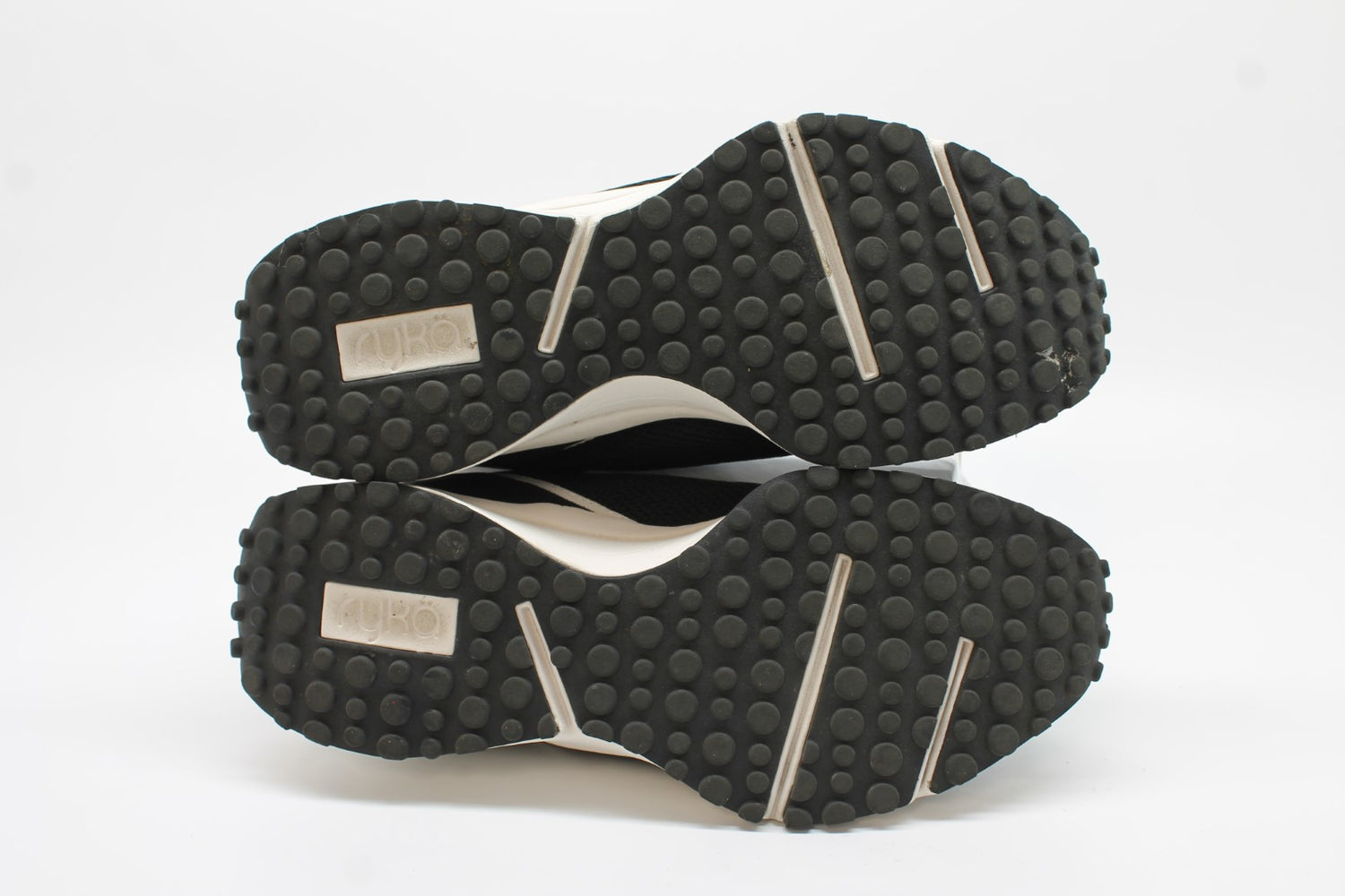 Ryka Women's Jog On Sneakers Floor Sample
