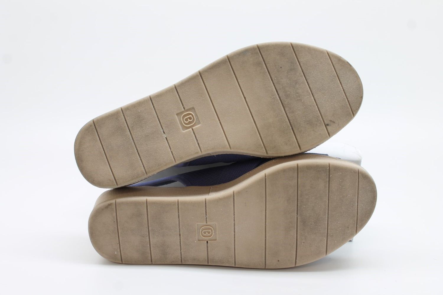 BZees for LifeStride Women's Bell Slingback Wedge Sandals Floor Sample