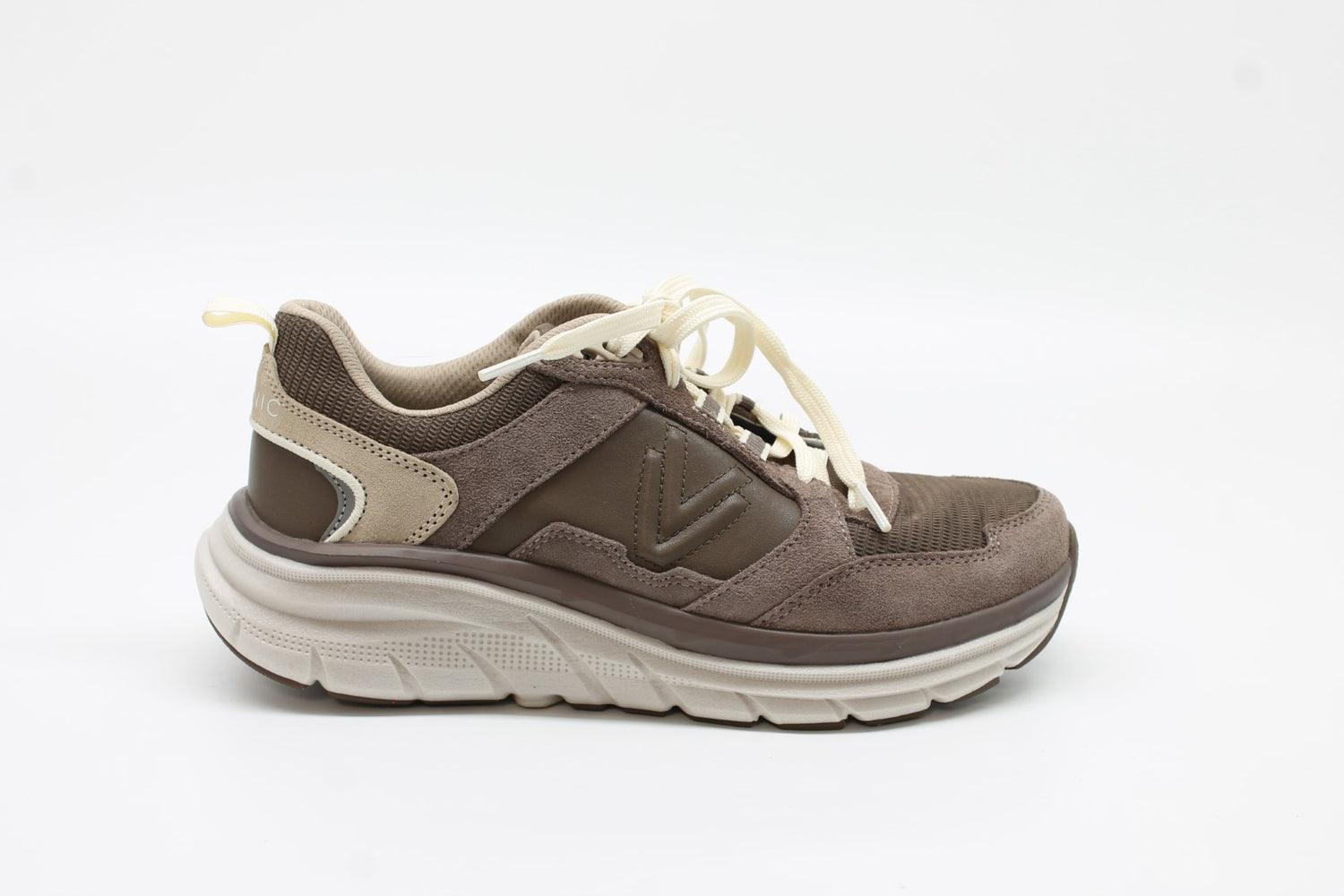Vionic Women's Walk Max Skyline Sneakers Floor Sample