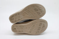 BZees Women's Smile Wedge Sandals Floor Sample
