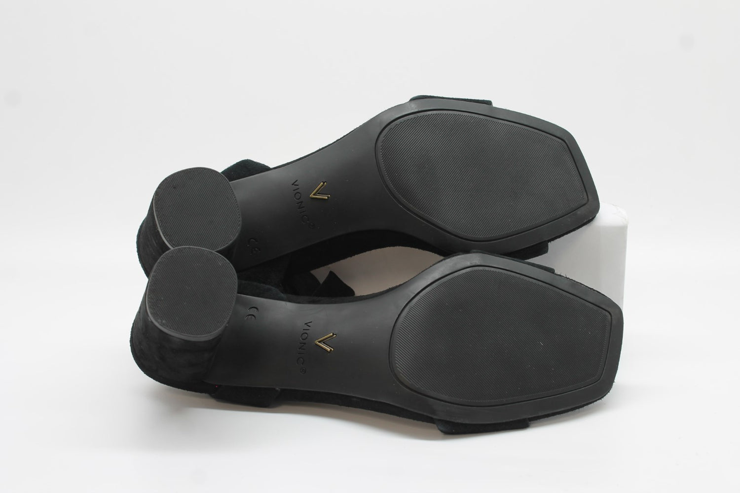 Vionic Women's Zinfandel Heels Floor Sample