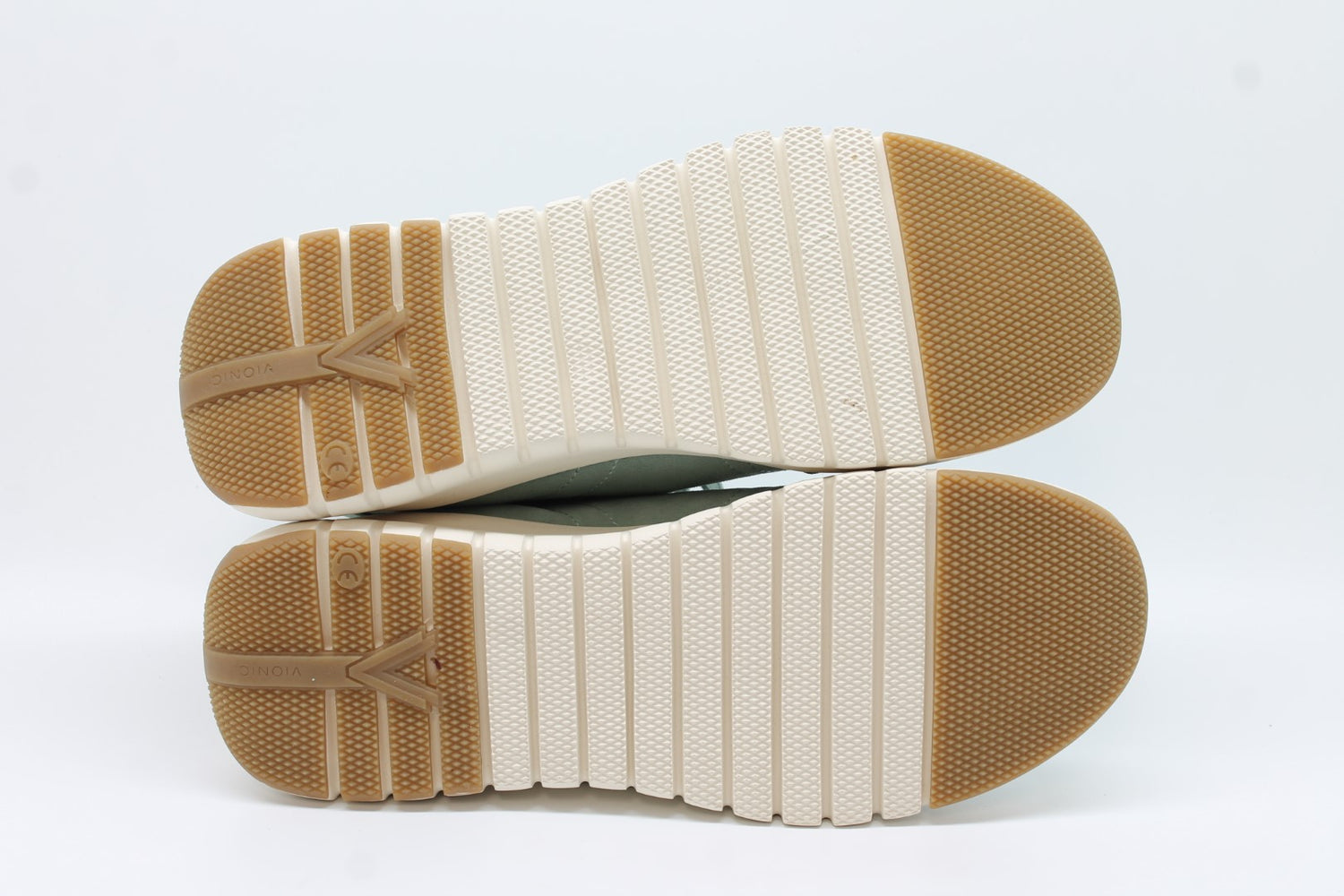 Vionic Women's Uptown Sneakers Floor Sample