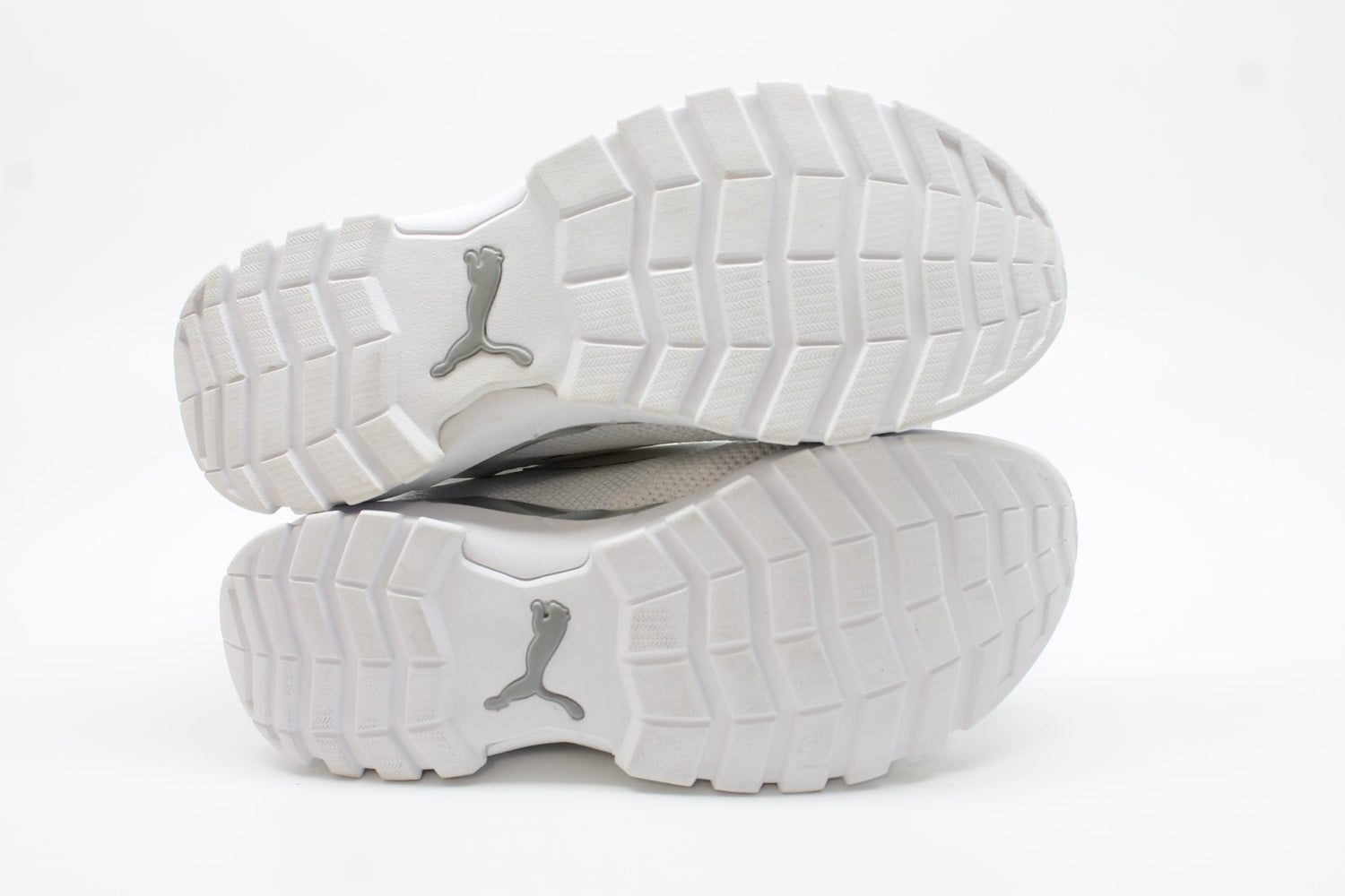 Puma Women's Venus Lace Up Sneaker Floor Sample
