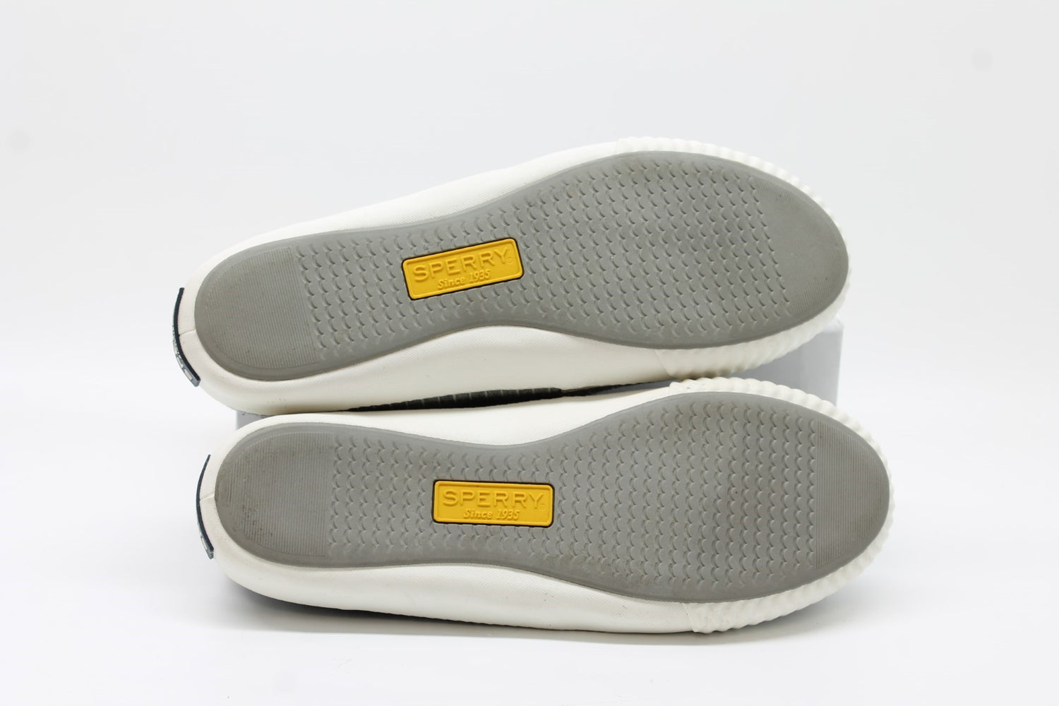 Sperry Top-Sider Women's Sayal Away Sneakers Floor Sample