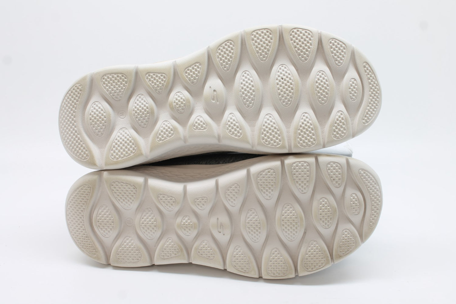 Skechers Women's Go Walk Flex Dacey Sneakers Floor Sample