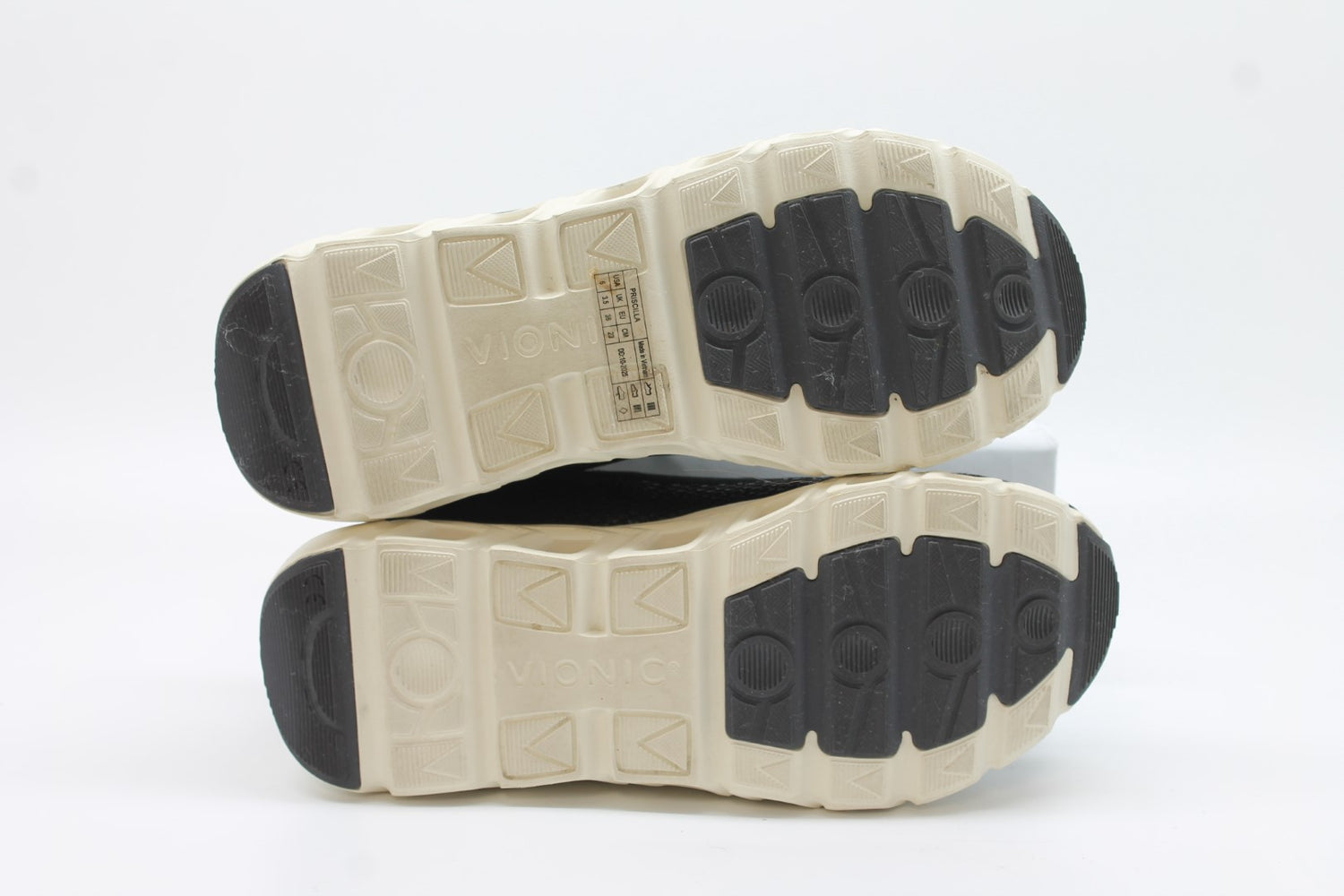 Vionic Women's Priscilla Sneakers Floor Sample