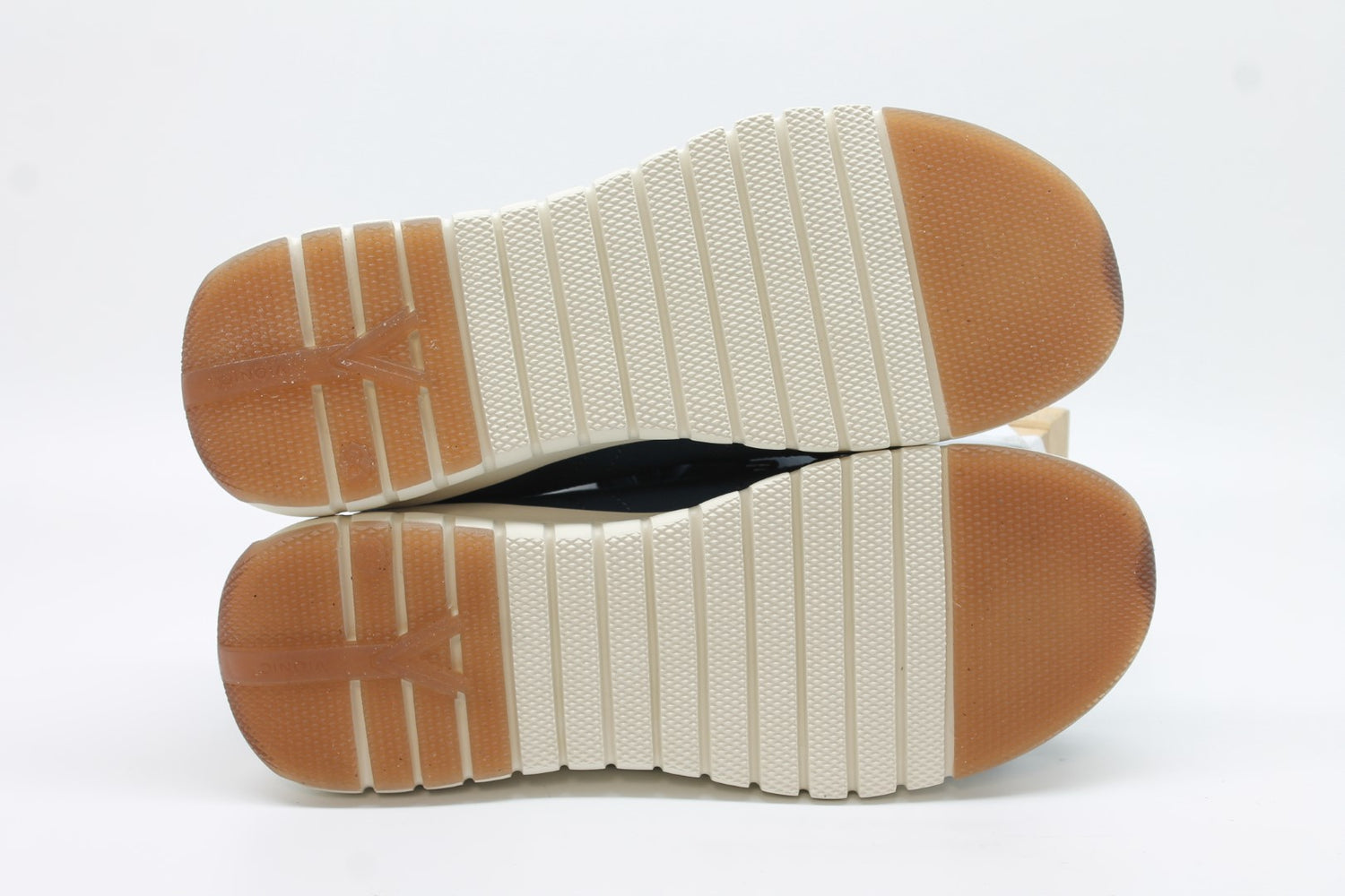 Vionic Women's Uptown Sneakers Floor Sample