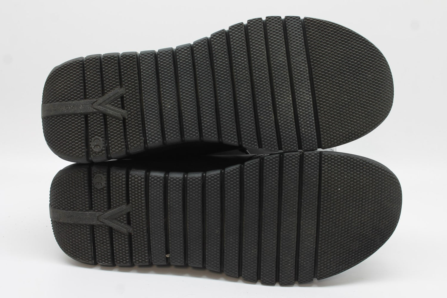 Vionic Women's Uptown Sneakers Floor Sample
