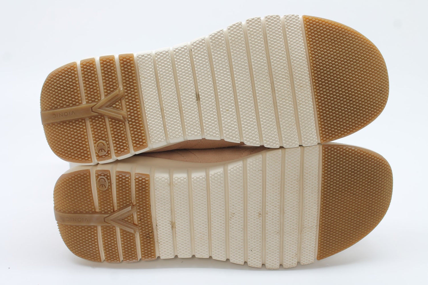 Vionic Women's Uptown Sneakers Floor Sample
