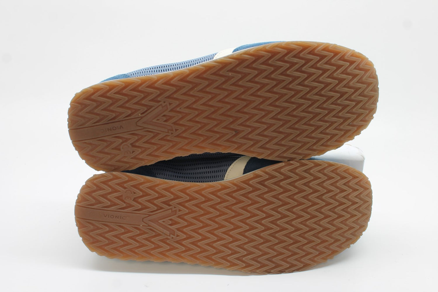 Vionic Women's Monarch Mesh Sneaker Floor Sample