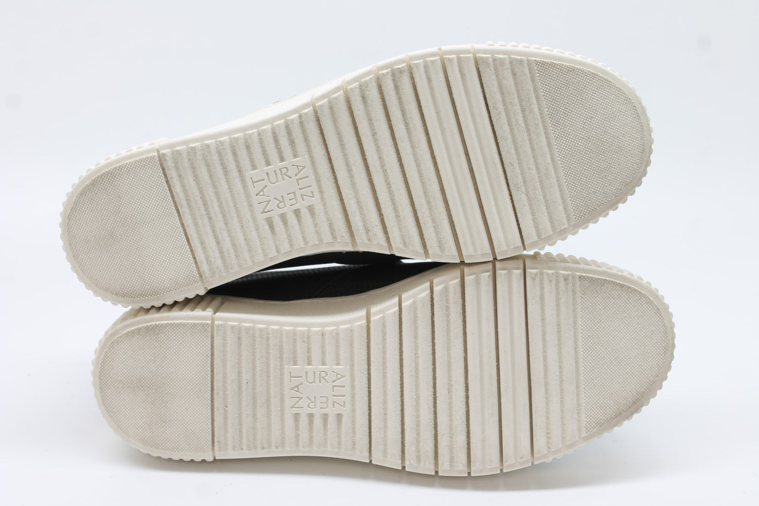 Soul Naturalizer Women's Tia Loafer Floor Sample
