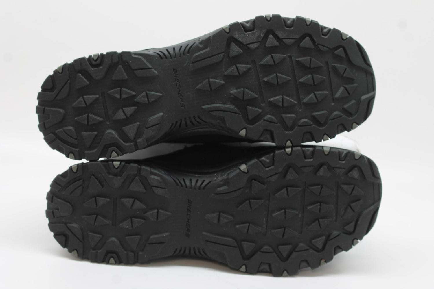 Skechers Women's Hillcrest Sunapee Slip On Sneakers Floor Sample