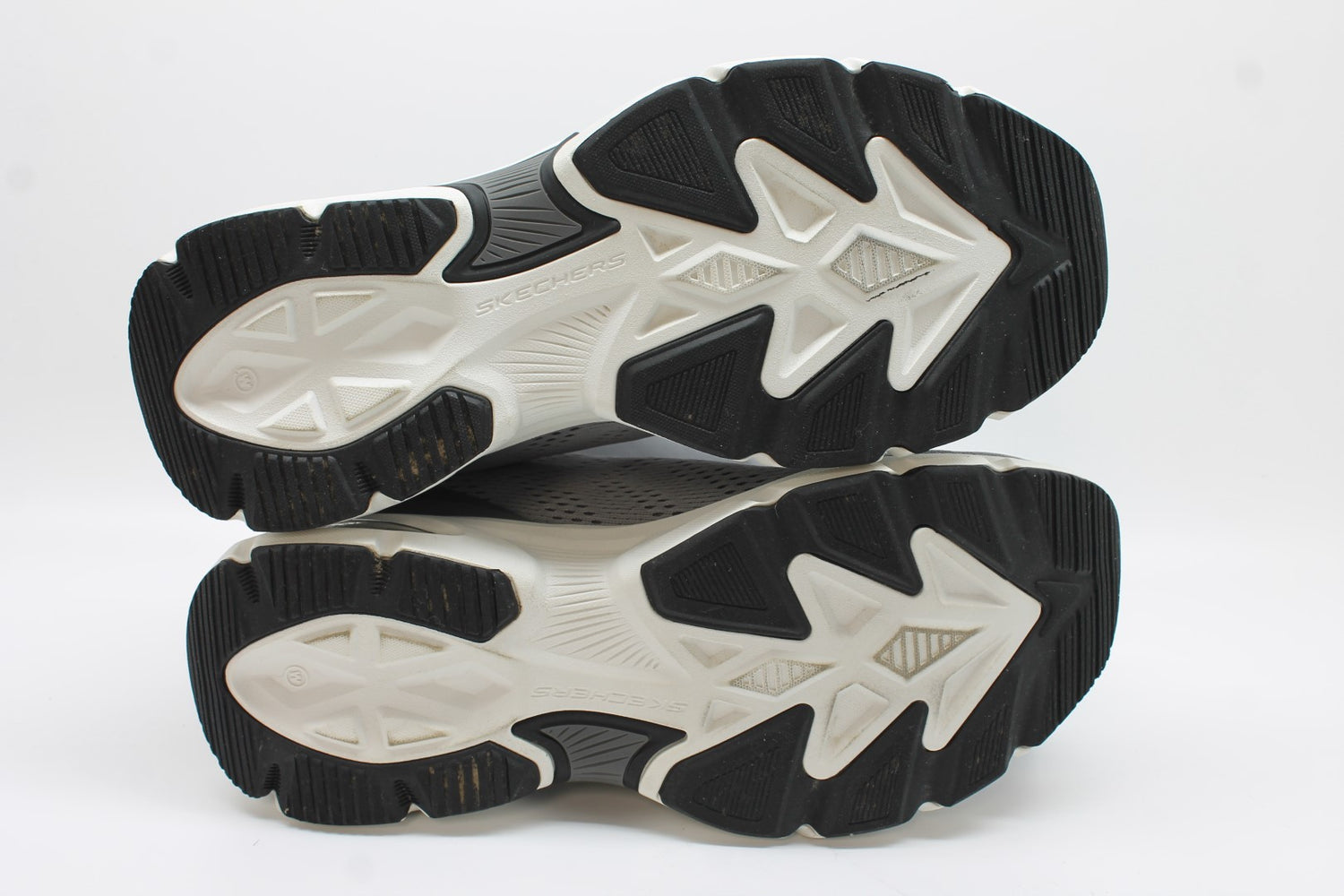 Skechers Men's Skech Air Ventura Sneakers Floor Sample