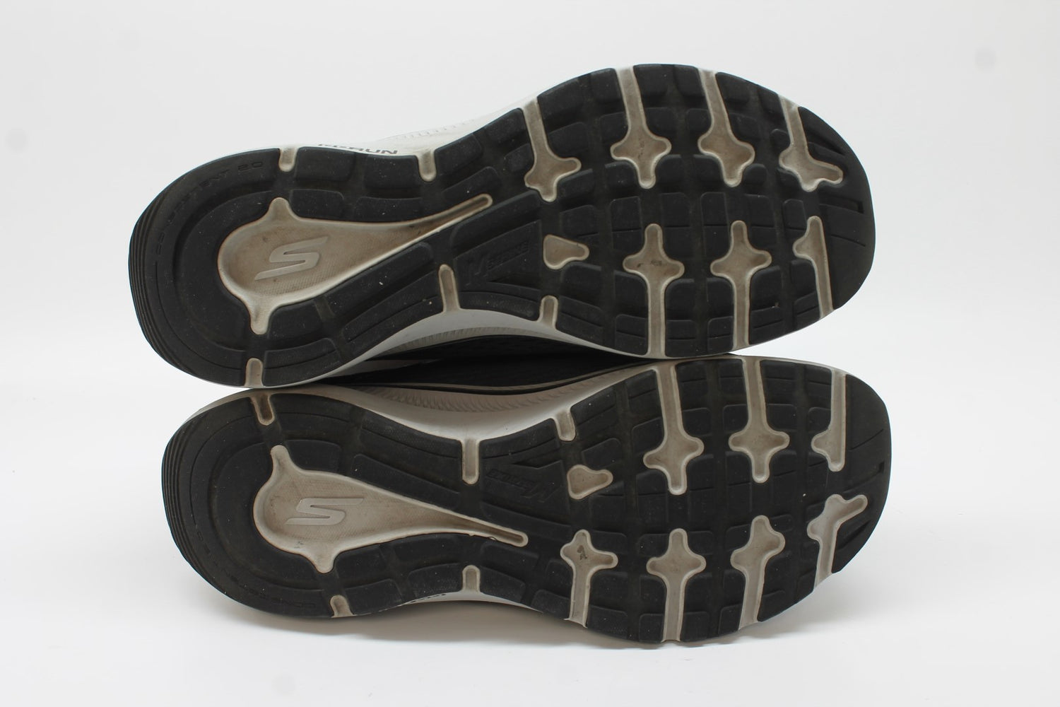 Skechers Men's Go Run Consistent 2.0 Empower Sneakers Floor Sample