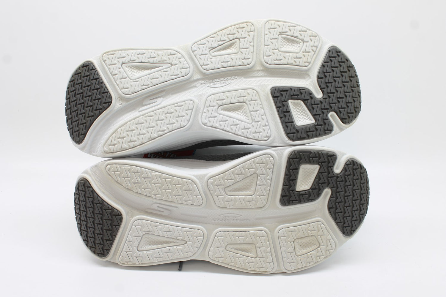 Skechers Women's Max Cushioning Endeavour Sneakers Floor Sample