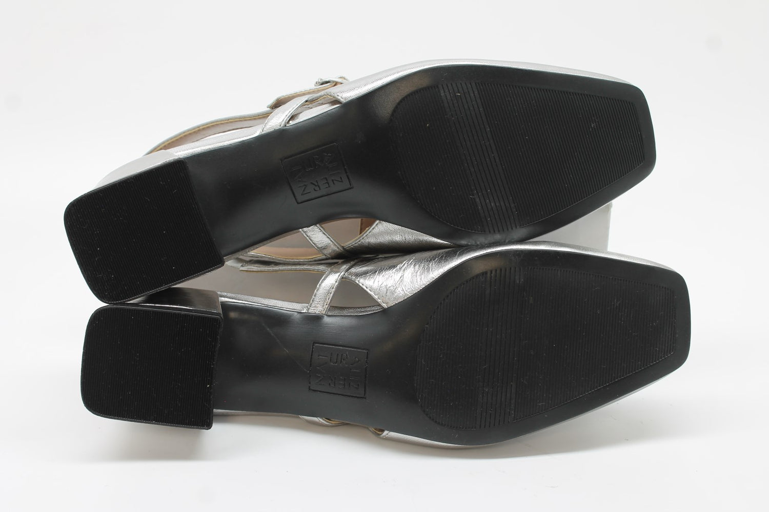Naturalizer Women's Jalee Mary Jane Slingback Flat Floor Sample