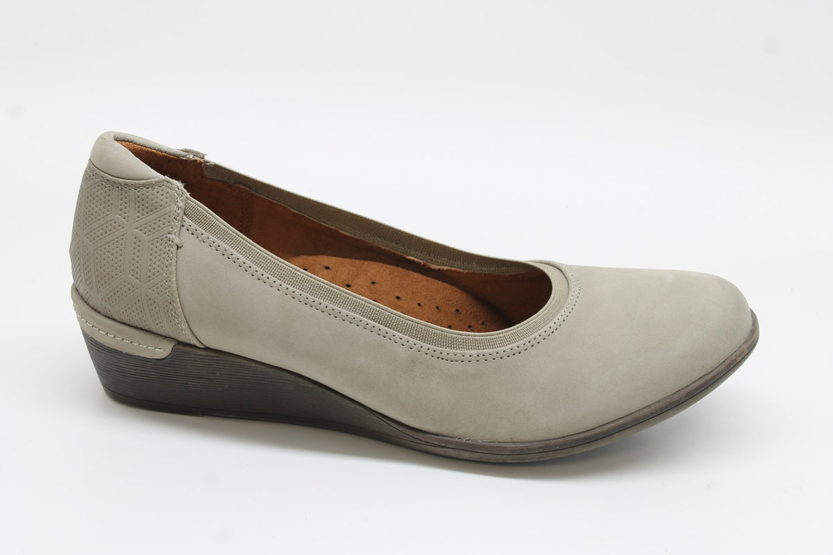 Cobb Hill Devyn Women's Pumps Floor Sample