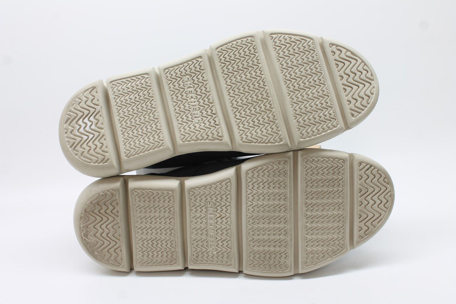 Skecher's Men's Slip-in Garza Clive Sneakers Floor Sample