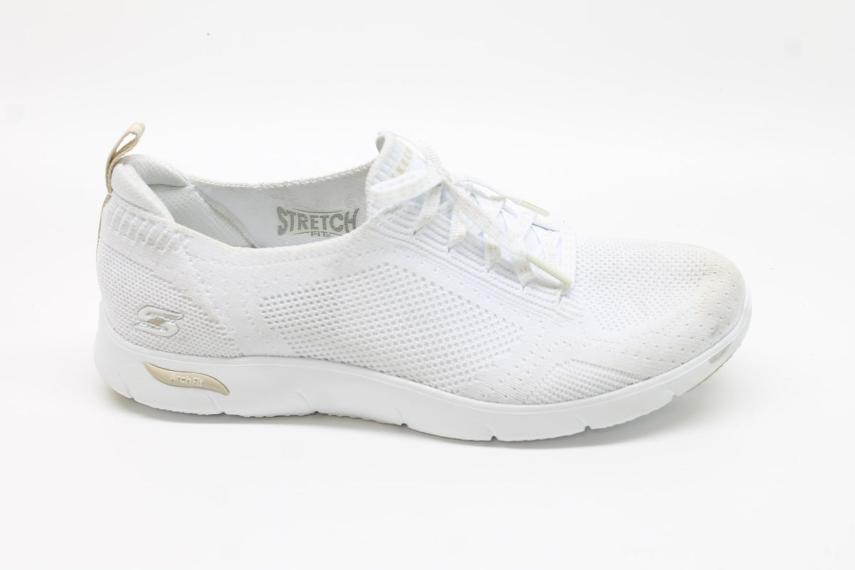 Skechers Women's Arch Fit Refine Freesia Sneakers Floor Sample